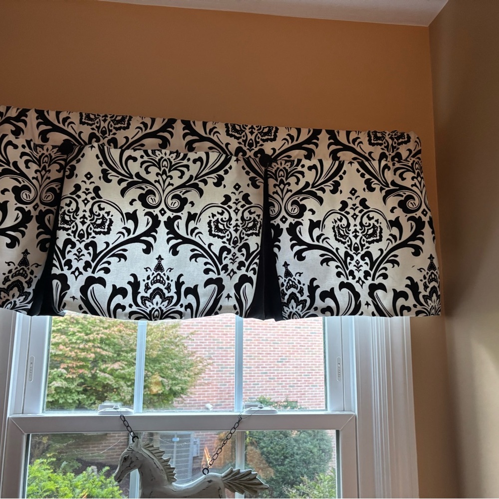 Elegant Black and White Damask Valance